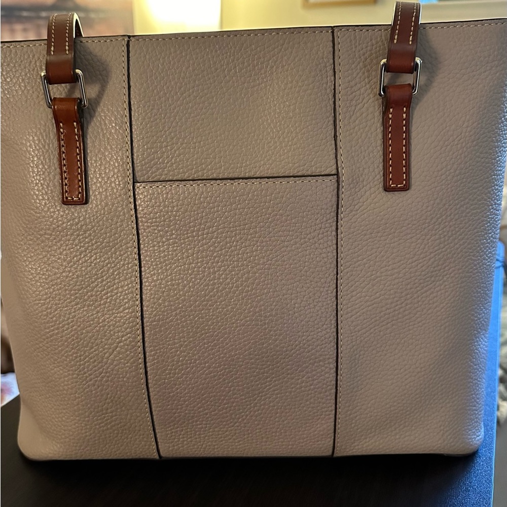 Dooney and Bourke Bag - Picture 3 of 9